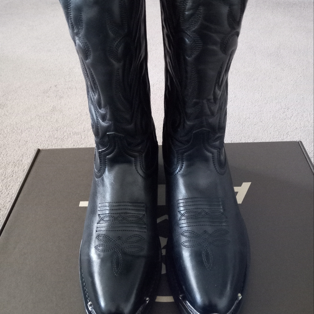 Boots - Picture 4 of 5